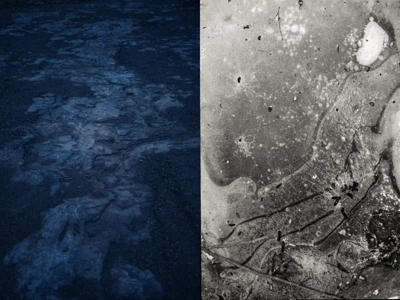 Diptyque de textures de glace, bleu profond et noir et blanc, immensité et détail